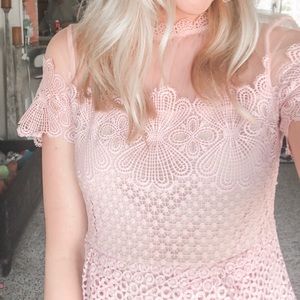 ⭐️ Gorgeous Lace Mock Neck Dress